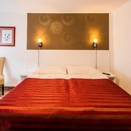Riviéra Rooms Vendégszobák Mosonmagyaróvár Exterior foto