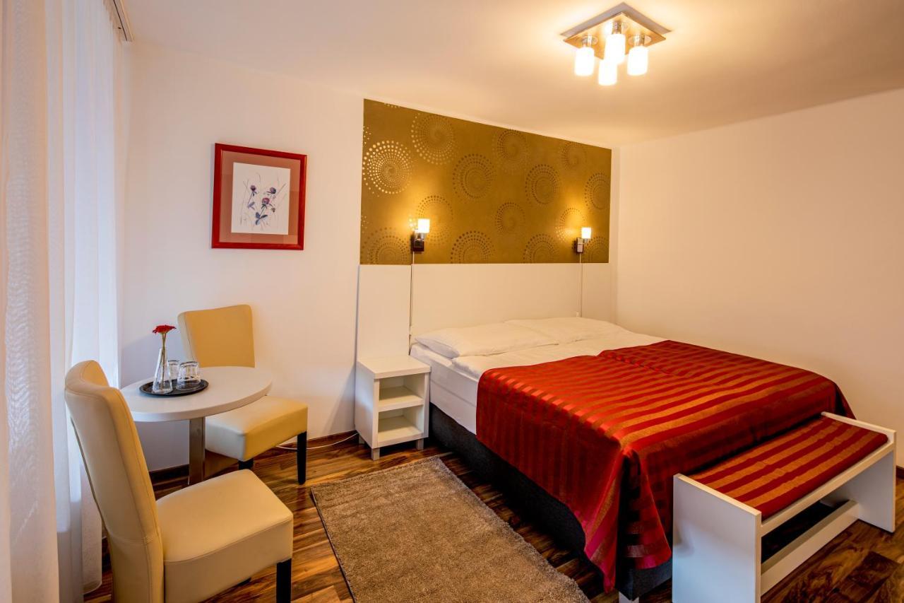 Riviéra Rooms Vendégszobák Mosonmagyaróvár Exterior foto
